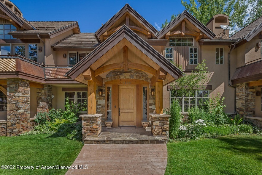 1430 Silver King Dr in Aspen, CO - Building Photo
