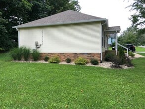 36 W Paris St in Cookeville, TN - Foto de edificio - Building Photo