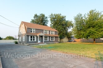 309 SW 6th St in College Place, WA - Building Photo - Building Photo