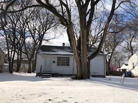 913 N Gregory St in Urbana, IL - Building Photo