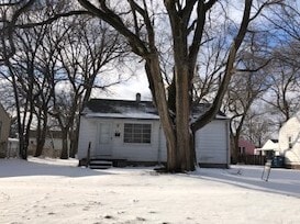 property at 913 N Gregory St