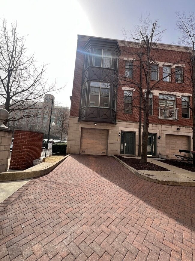 2008 S Calumet Ave in Chicago, IL - Building Photo - Building Photo