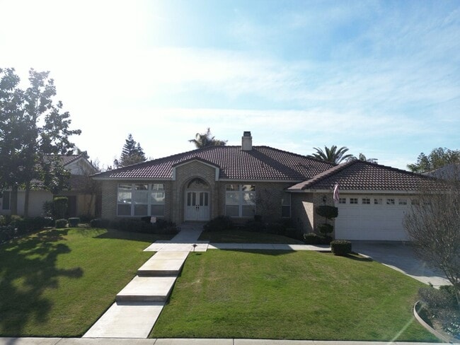 1515 Fieldspring Dr in Bakersfield, CA - Building Photo - Building Photo