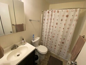 1430 Tremont St, Unit B4 in Boston, MA - Building Photo - Building Photo