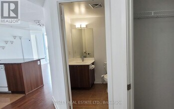 5740 Yonge St in Toronto, ON - Building Photo - Building Photo