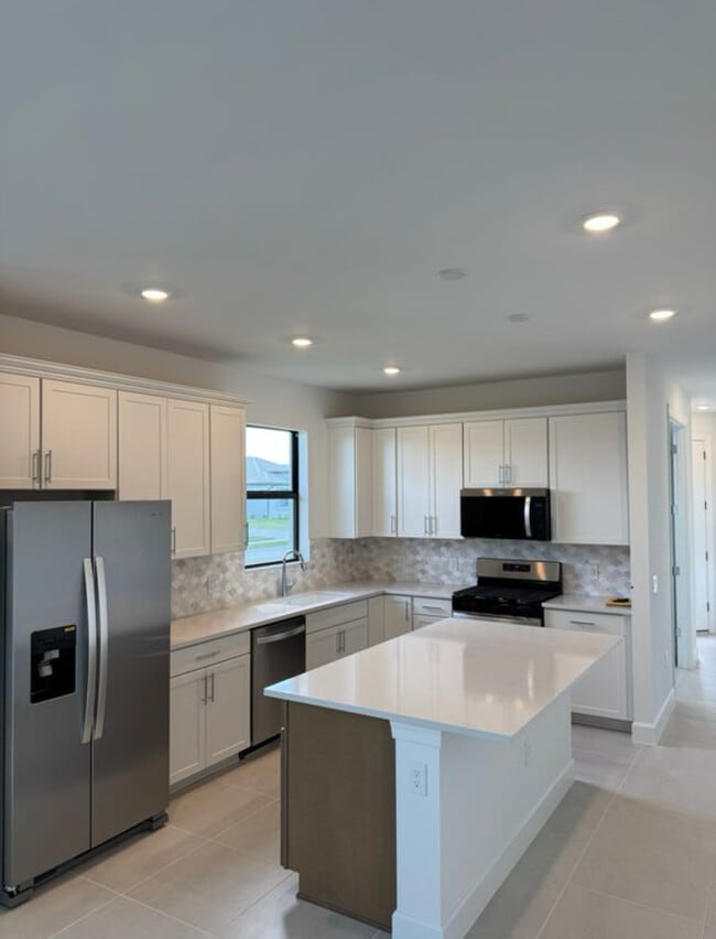 20605 Pebble Gln Dr in Estero, FL - Building Photo - Building Photo