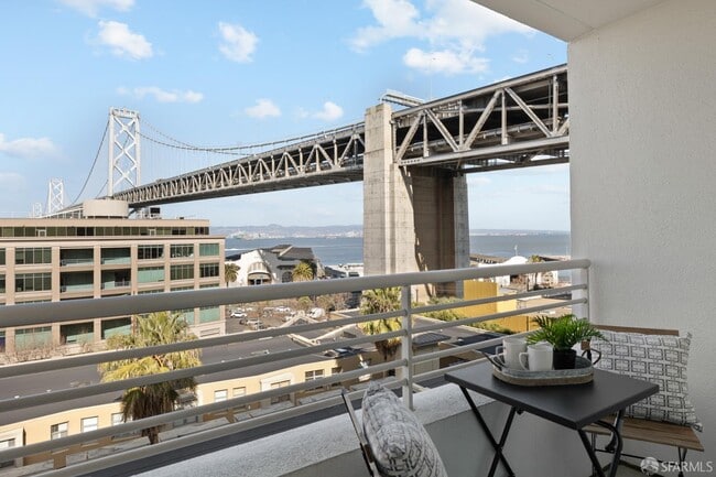 403 Main St in San Francisco, CA - Building Photo - Building Photo