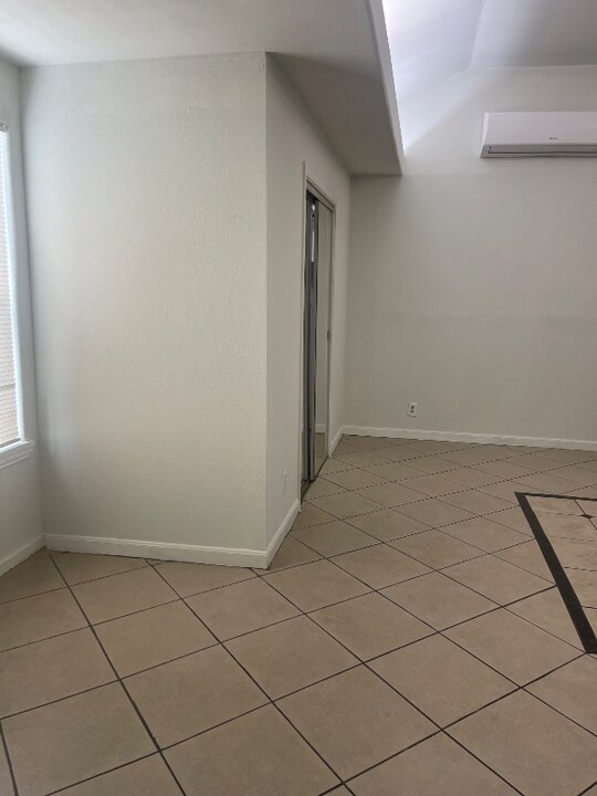 7618 Linden St in Houston, TX - Building Photo