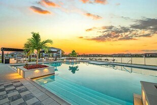 Charlotte Commons in Port Charlotte, FL - Building Photo