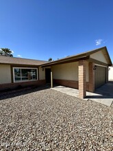 2939 E Wagoner Rd in Phoenix, AZ - Building Photo - Building Photo