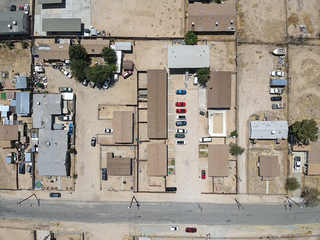 2833-2841 B St in Rosamond, CA - Building Photo - Building Photo