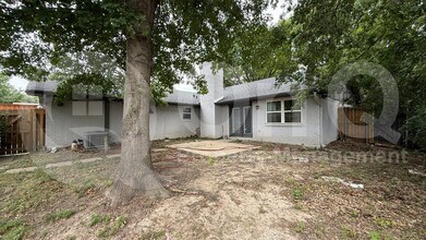 306 Wildbriar Dr in Garland, TX - Building Photo - Building Photo