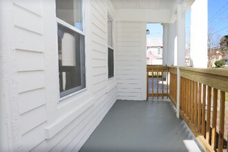 26 South St, Unit A in Edmeston, NY - Foto de edificio - Building Photo