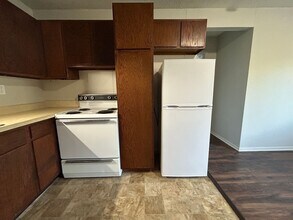 1602 Brookside Dr in Country Club, MO - Building Photo - Building Photo