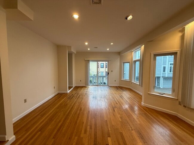 10 Rollins Ct in Cambridge, MA - Building Photo - Building Photo