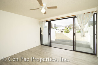 2860 Waialae Ave-Unit -APT 104 in Honolulu, HI - Building Photo - Building Photo