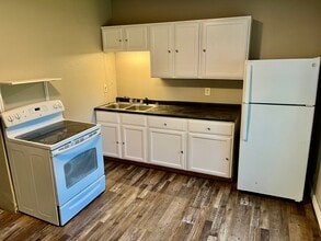 729 W Cavour Ave in Fergus Falls, MN - Foto de edificio - Building Photo