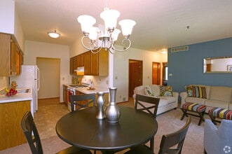 The Meadows in Rockford, IL - Building Photo - Building Photo