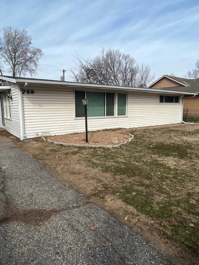 739 N Woodlawn Blvd Rentals in Derby, KS
