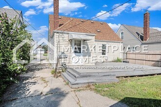 24850 Wilmot Ave in Eastpointe, MI - Building Photo - Building Photo
