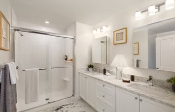 170 Sherman Rd, Unit 301 in Boston College, MA - Foto de edificio - Building Photo