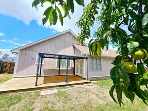 207 Laketree Blvd in Spring Lake, NC - Building Photo - Building Photo