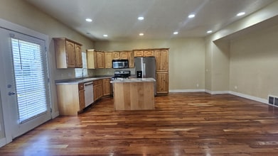2718 N Elm Dr in Lehi, UT - Building Photo - Building Photo