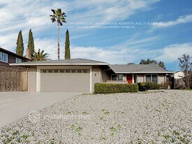 8705 Los Encantos Cir in Elk Grove, CA - Building Photo
