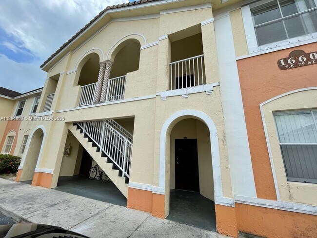 1660 SE 29th St in Homestead, FL - Building Photo - Building Photo