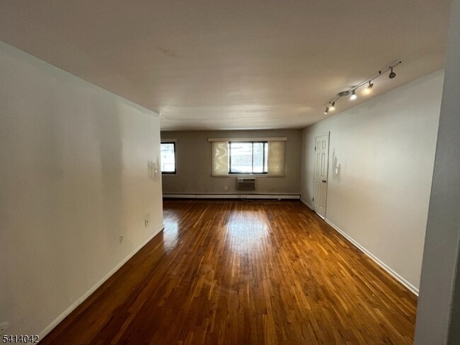 401 Highway22B40U6 in Plainfield, NJ - Building Photo - Building Photo