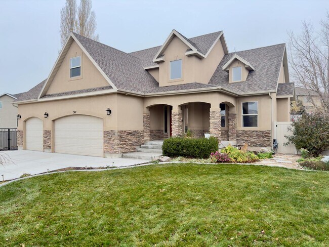 317 W Farmside Dr in Saratoga Springs, UT - Building Photo - Building Photo