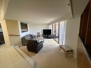 1221 Victoria St in Honolulu, HI - Building Photo - Building Photo