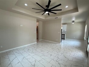 811 5th in Lockhart, TX - Building Photo - Building Photo