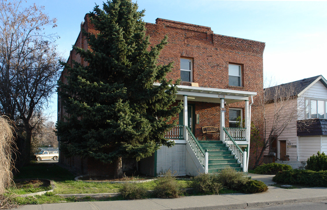 1310 W Boone Ave in Spokane, WA - Foto de edificio