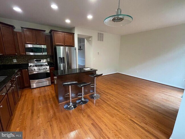 327 Woodstream Blvd in Stafford, VA - Building Photo - Building Photo