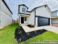 4089 Lily Glade Ln in Seguin, TX - Foto de edificio - Building Photo