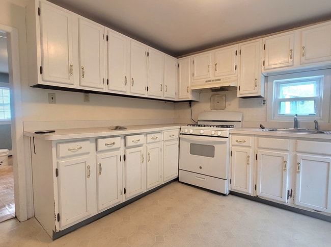 164 Bowen St in Boston, MA - Building Photo - Building Photo