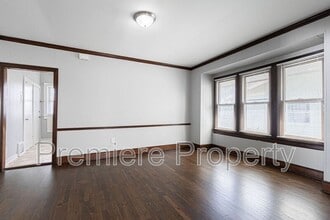 1731 S Crescent Ave in Independence, MO - Building Photo - Building Photo