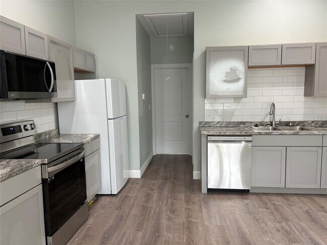 120 Boxwoods Ln in Bastrop, TX - Building Photo - Building Photo