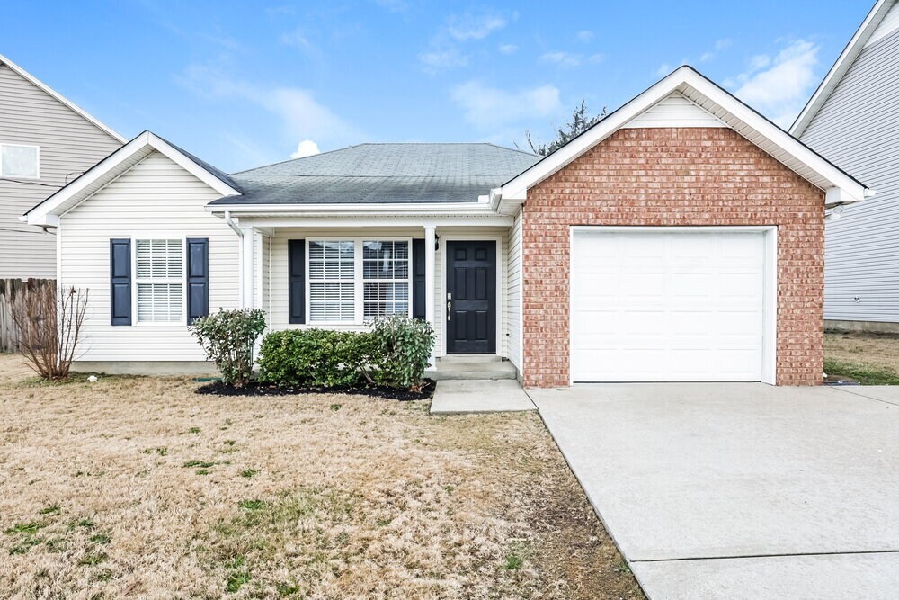 8009 Maggie Ct in Nashville, TN - Foto de edificio