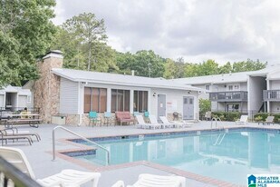 1303 Woodland Vlg in Birmingham, AL - Building Photo