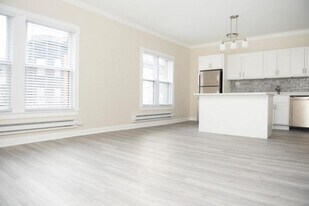 726 W Roscoe St in Chicago, IL - Building Photo
