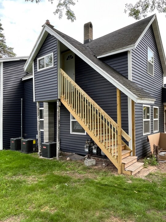 806 S Clay St in Greenville, MI - Building Photo