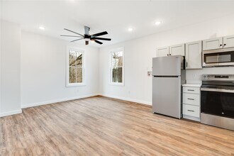81 Market St in Wappingers Falls, NY - Building Photo - Building Photo