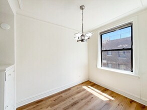 1205 W Sherwin Ave in Chicago, IL - Building Photo - Building Photo