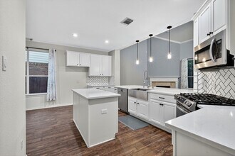 26 Ebony Oaks Pl in Spring, TX - Building Photo - Building Photo