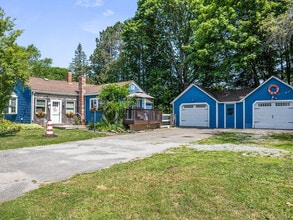 333 Old County Rd in Rockland, ME - Building Photo - Building Photo