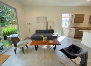3653 SW 25th St in Miami, FL - Building Photo - Building Photo