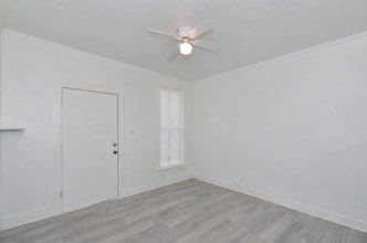 113 S Olive St, Unit A in San Antonio, TX - Foto de edificio - Building Photo