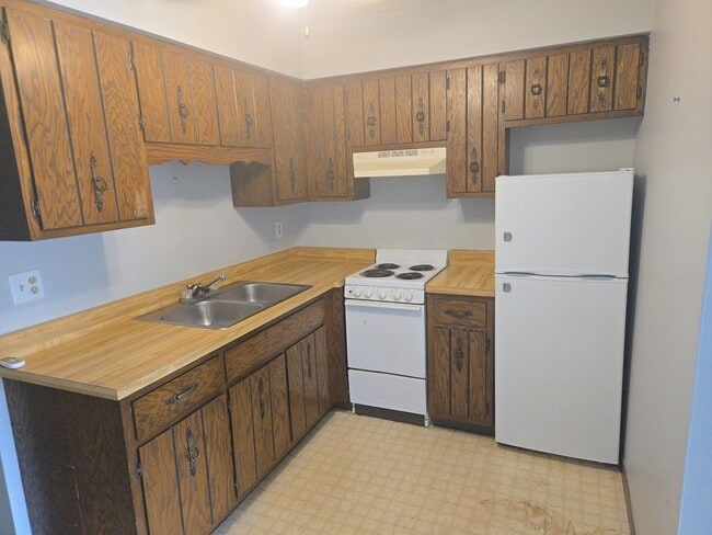 property at 1016 Bratton Ave